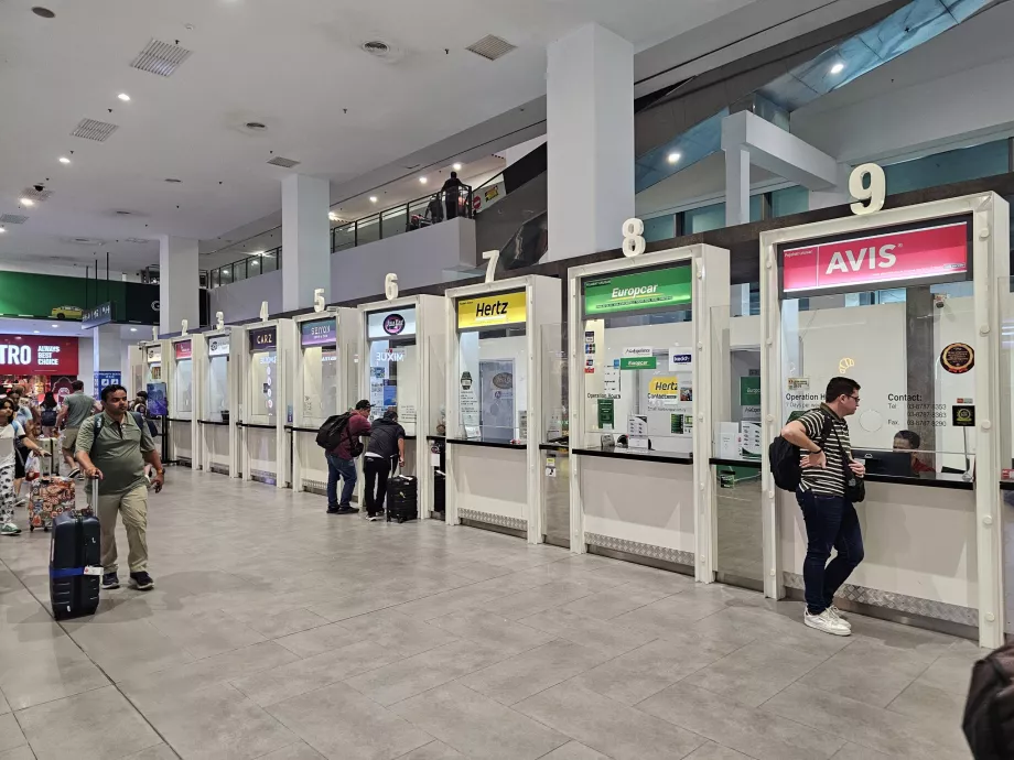 Гишета за коли под наем в сутерена