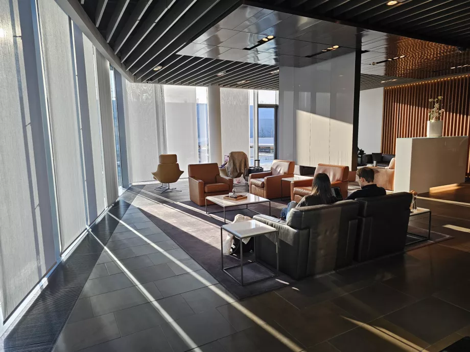 Обстановка в салона - удобни седалки