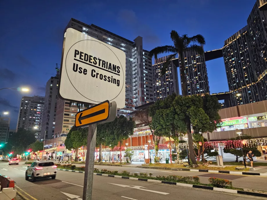 Информационен знак за пешеходци