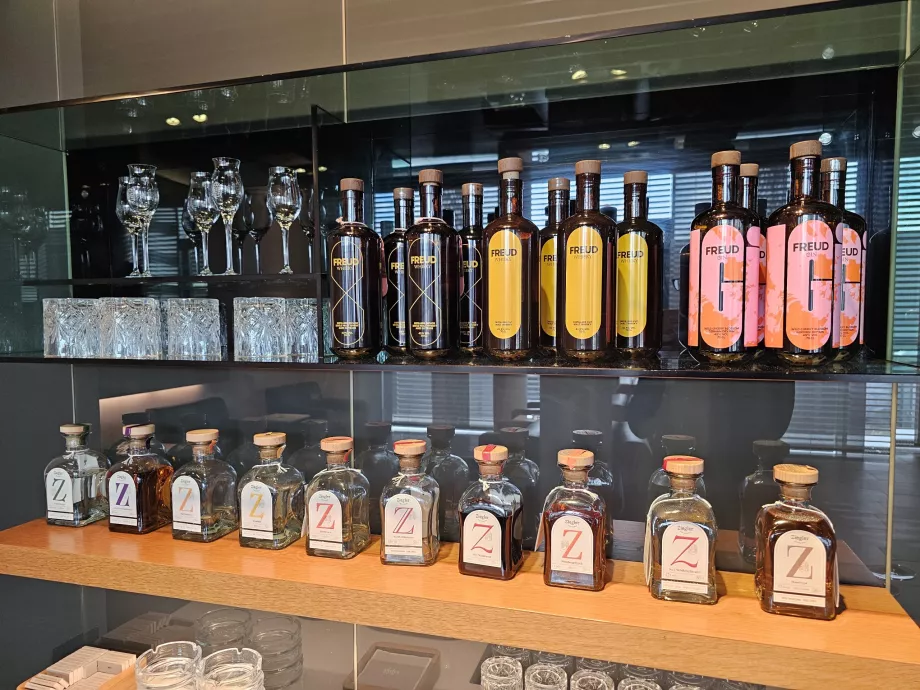 Алкохол в помещението за пушачи