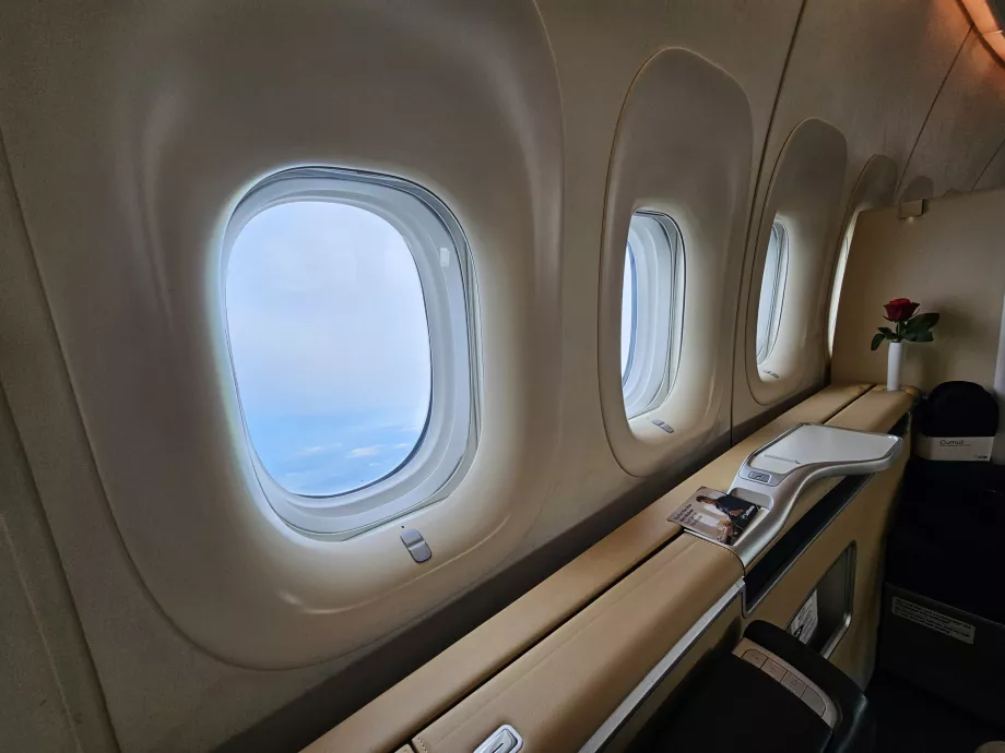 Прозорци и отделения за съхранение