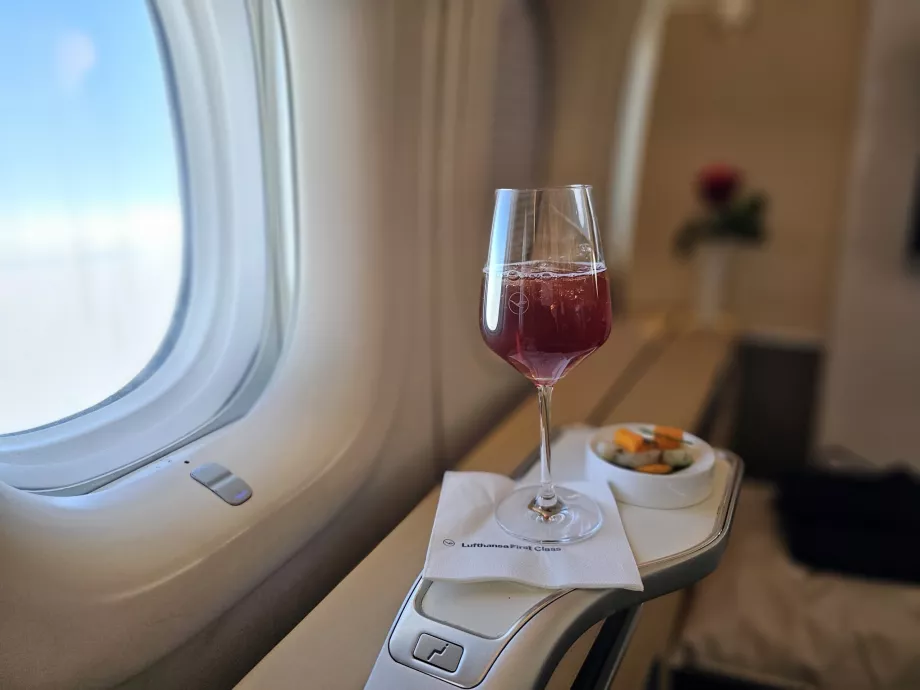 Авионен коктейл