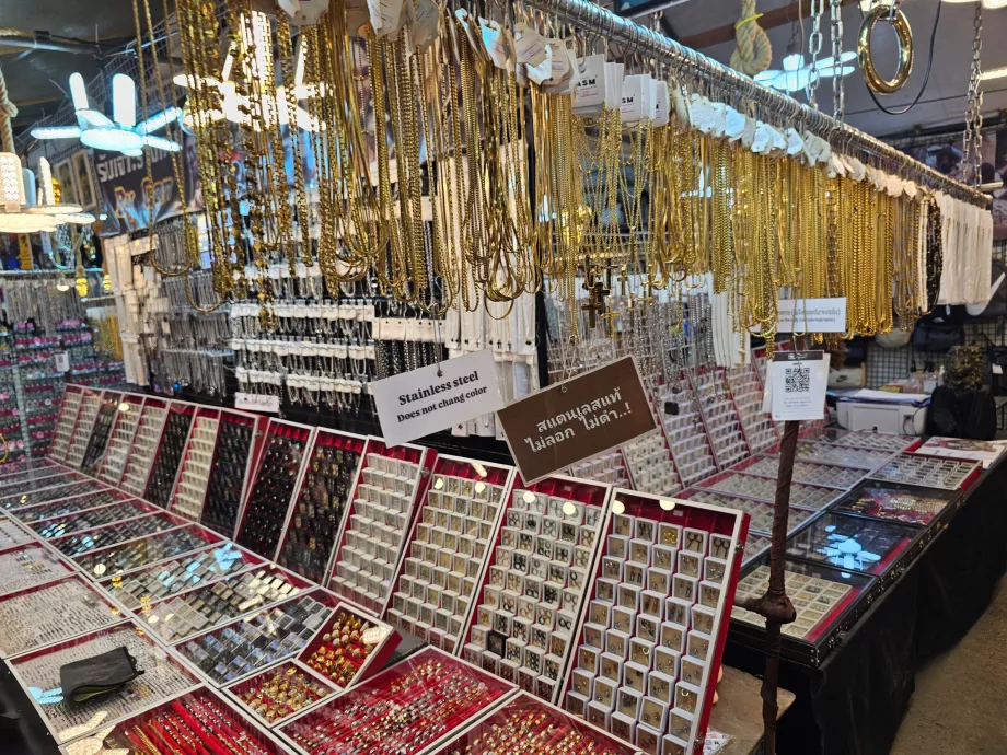 Нощен пазар в Чауенг