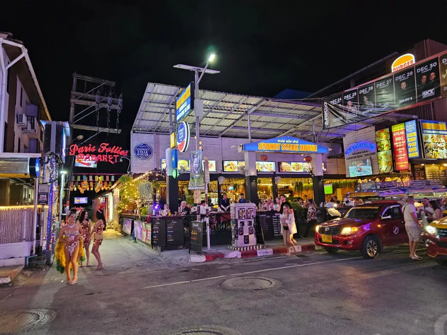 Нощен Чауенг