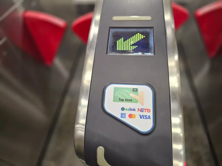 Плащане с карта в метрото