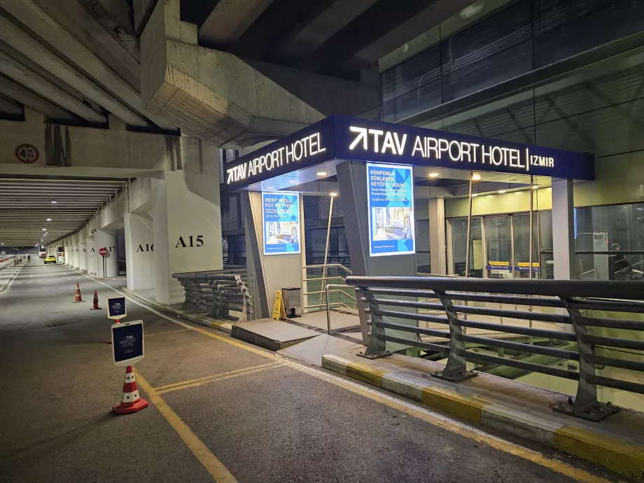 Летищен хотел TAV