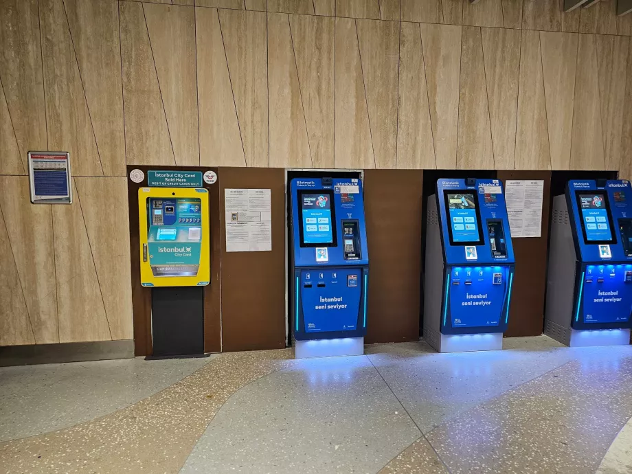 Сини машини - Istanbulkart, жълто-тюркоазено за Istanbul City Card