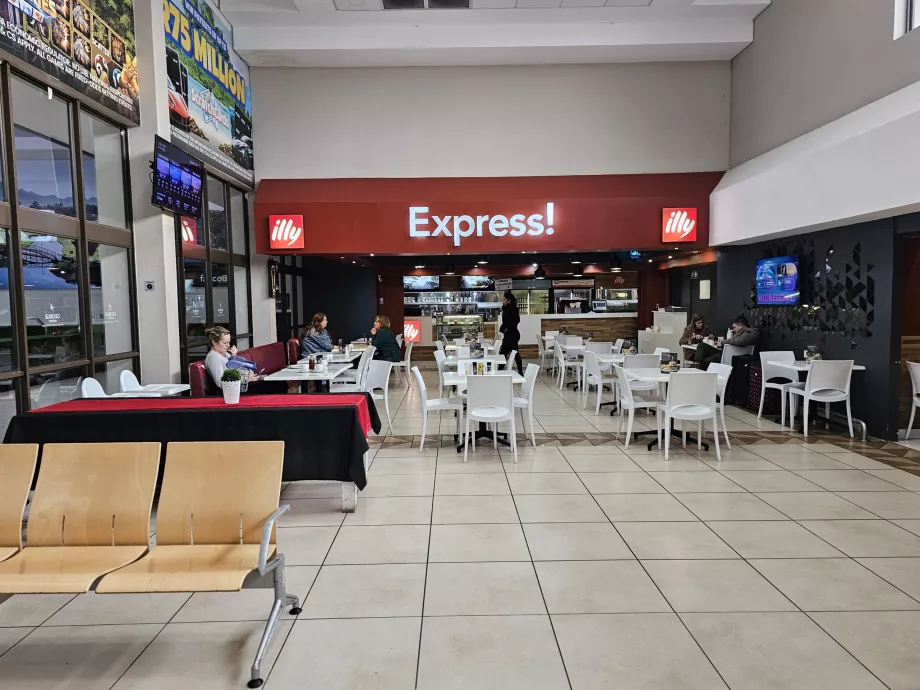 Кафене в обществената зона