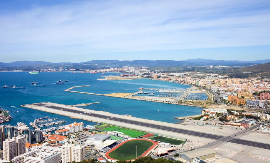пристигане от летище Gibraltar