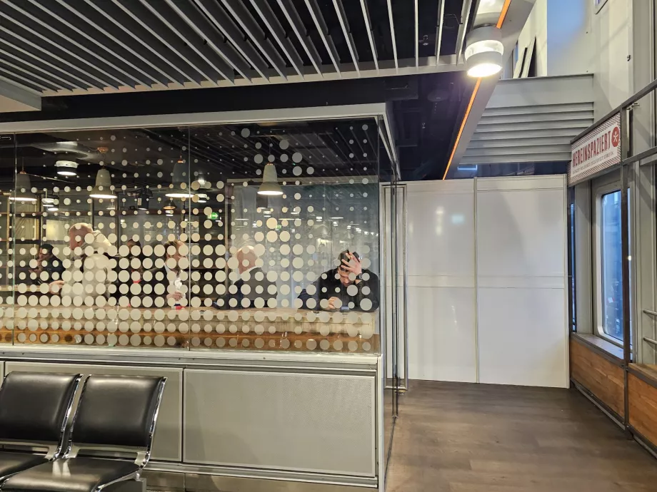 Стаи за пушачи в транзитната зона