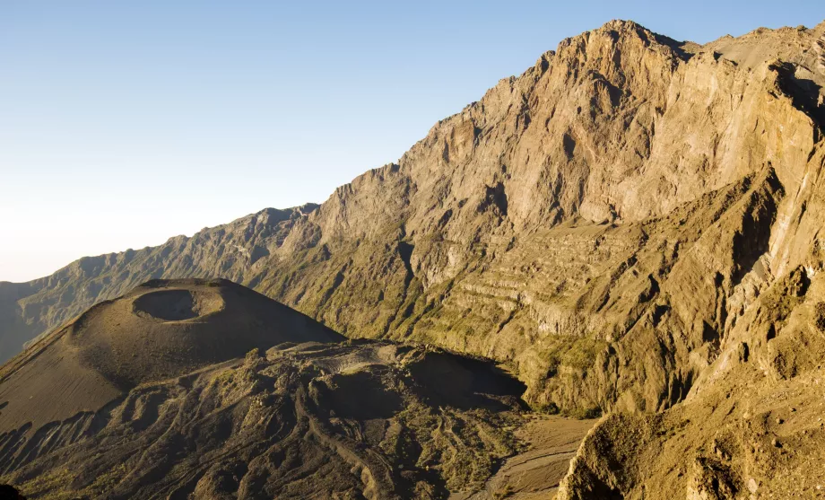 Планината Меру