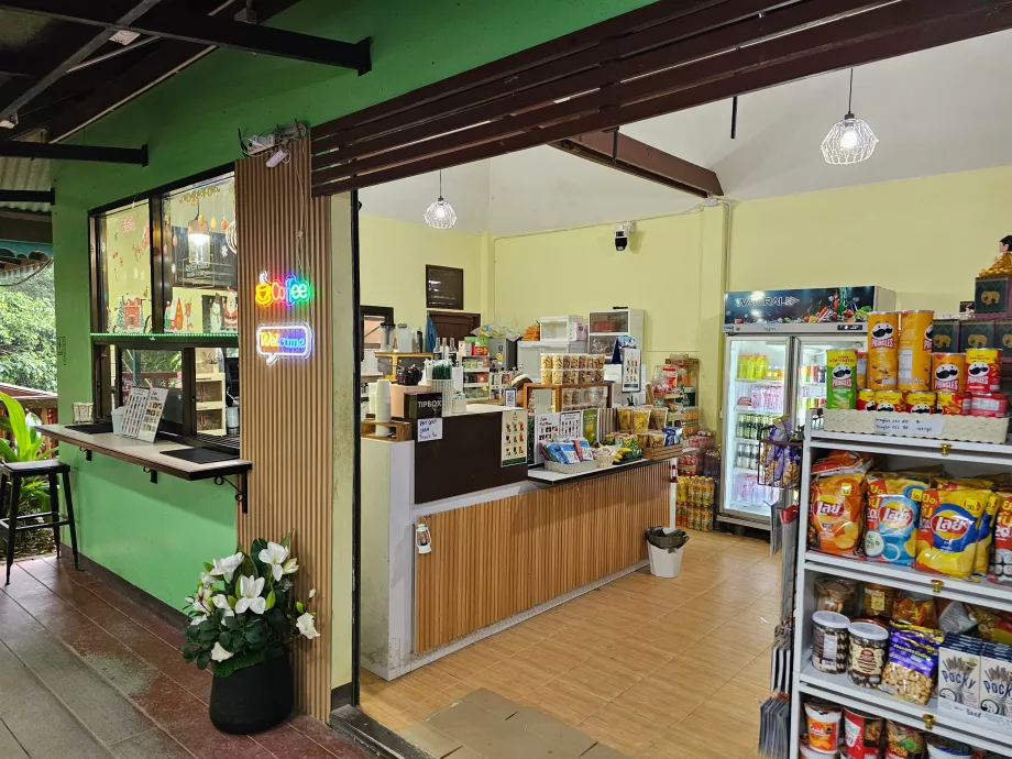 Магазин в Tamrin Magic Garden