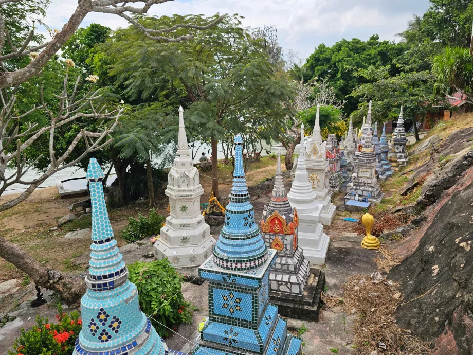 Червен храм