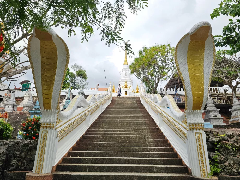 Червен храм