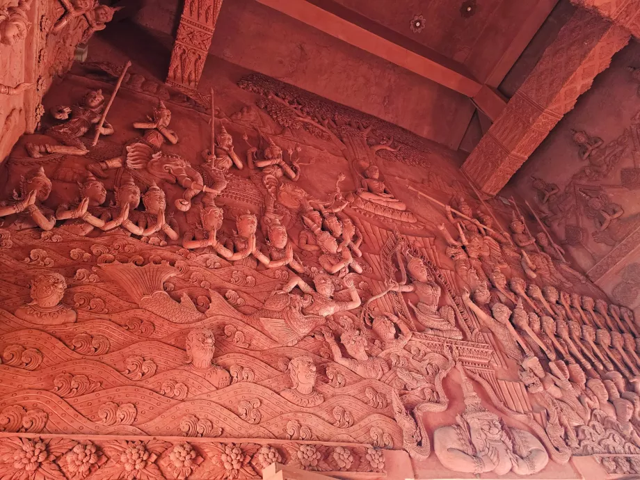 Червен храм