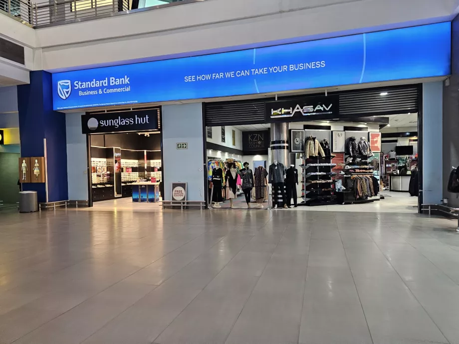 Магазини в обществената зона