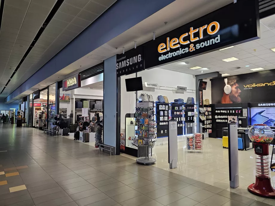 Магазини в обществената зона