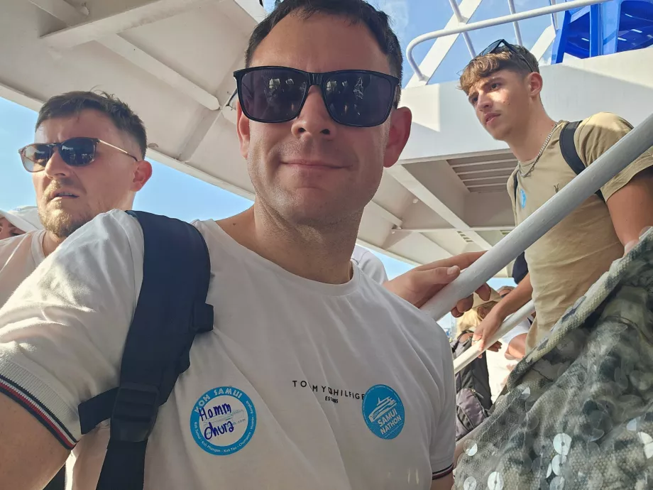 Стикери върху тениска