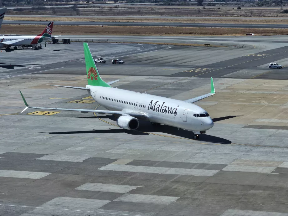Malawi Airlines, Boeing 737 на летище Йоханесбург