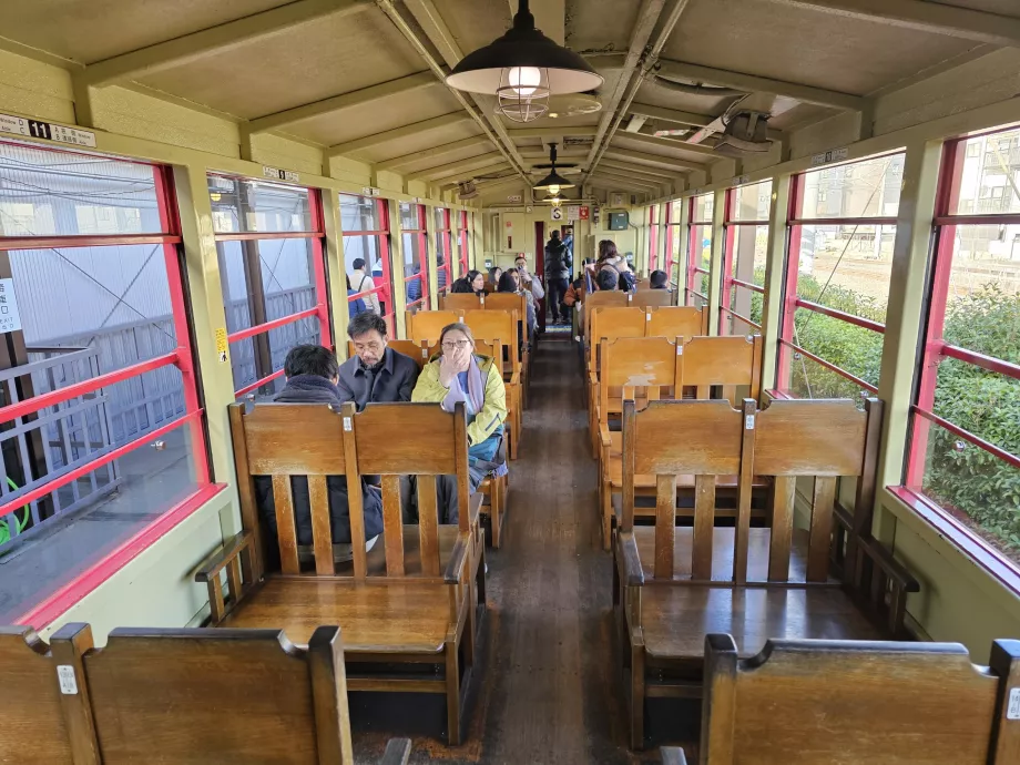 Вътрешност на каретата