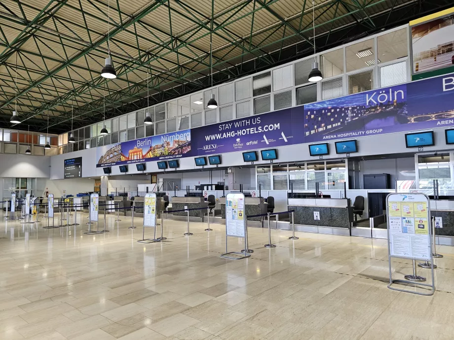 Гишета за регистрация, летище Pula Airport