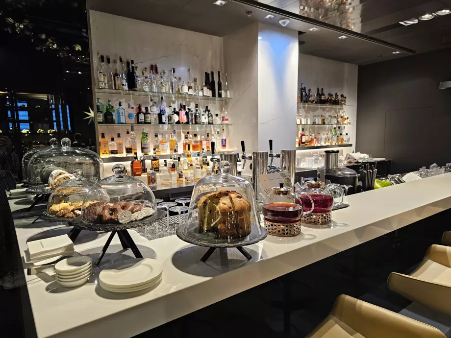 Салон за първа класа (главен терминал) - бар