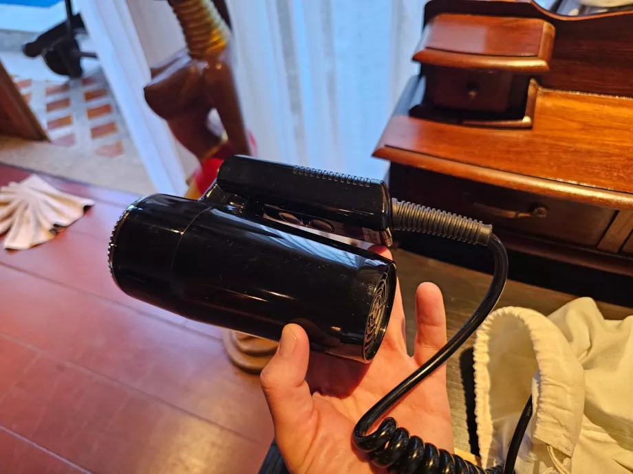 Сешоар за коса