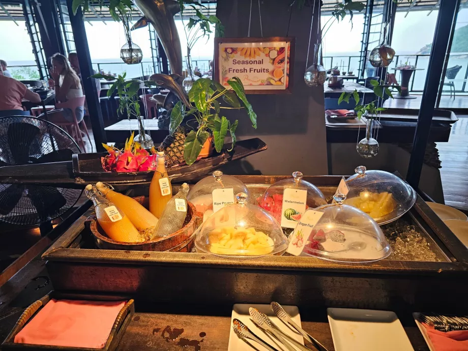 Закуска: сокове и фрешове