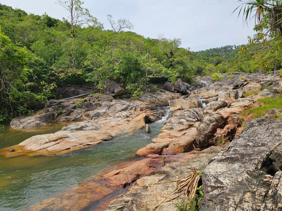 Водопад Thansadet