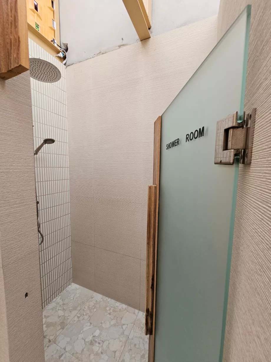 Плаж Rin Nai, безплатни душове