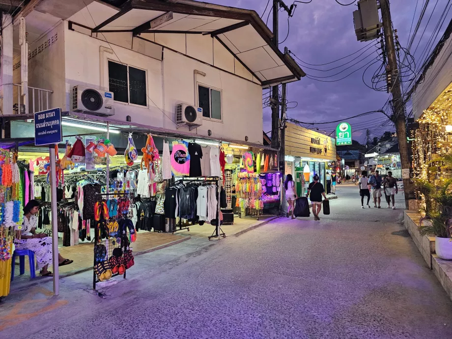 Пешеходна улица Haad Rin