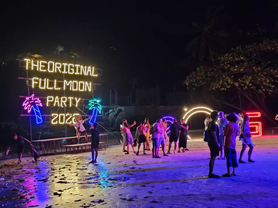 Пълнолунно парти