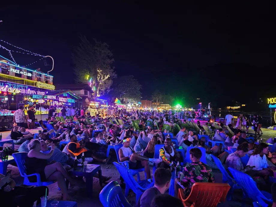 Пълнолунно парти