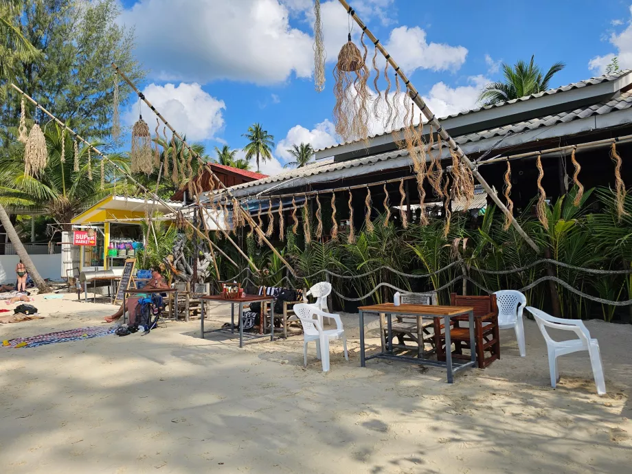 Салатен плаж, ресторант