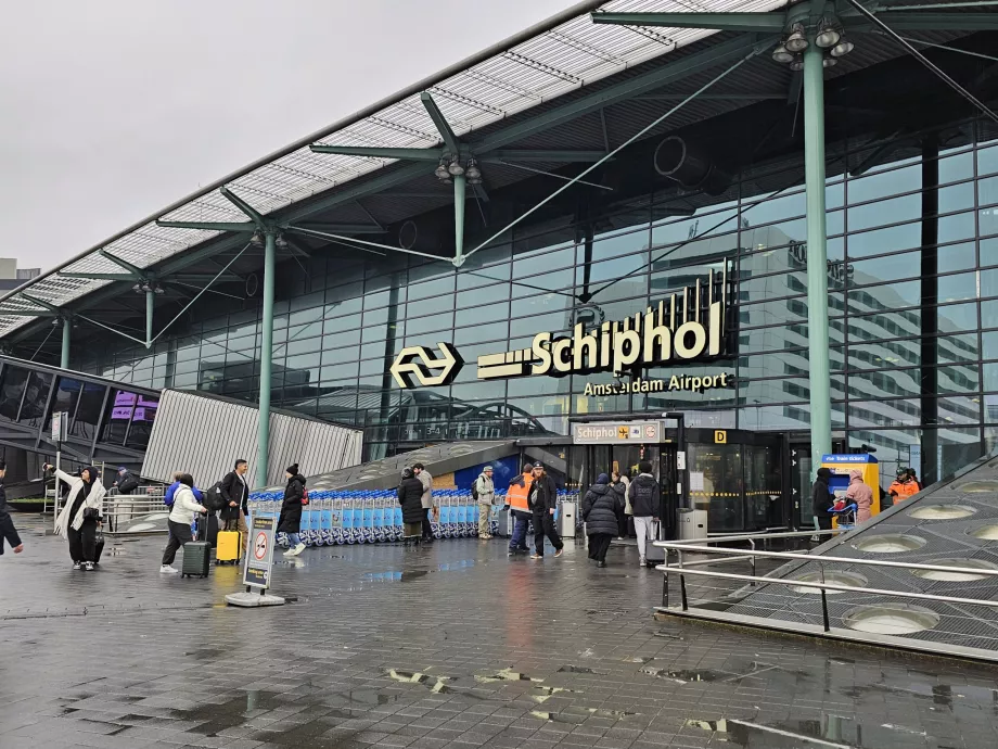 Летище Schiphol Airport, главен терминал