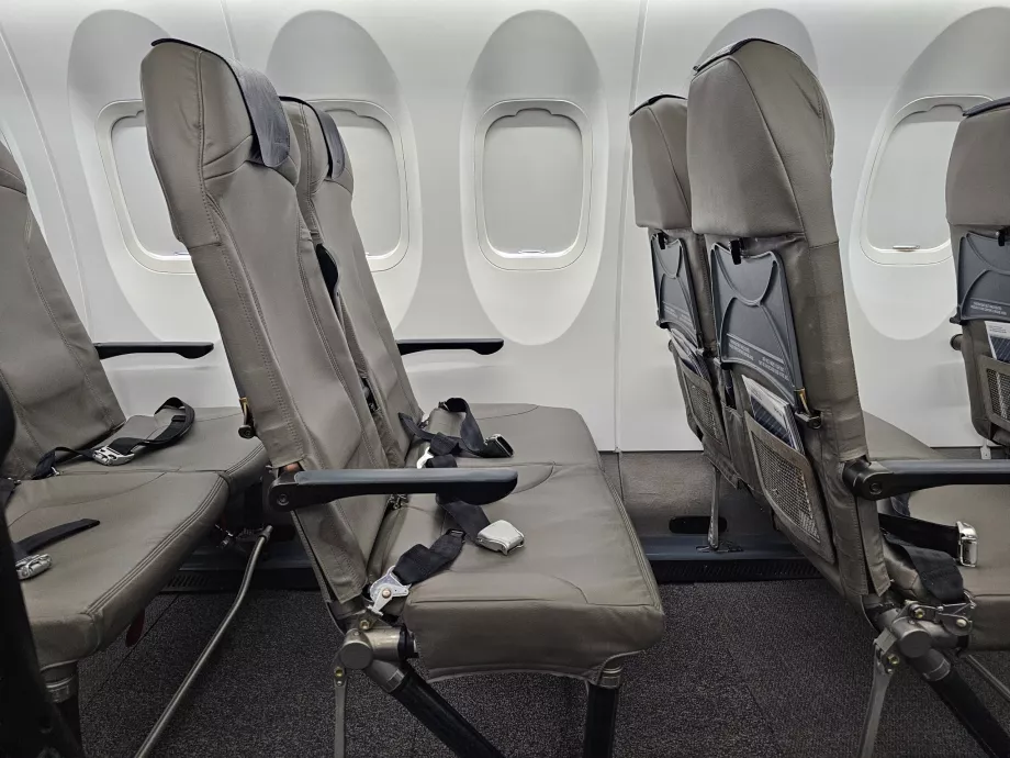 Пространство за краката, Porter Airlines