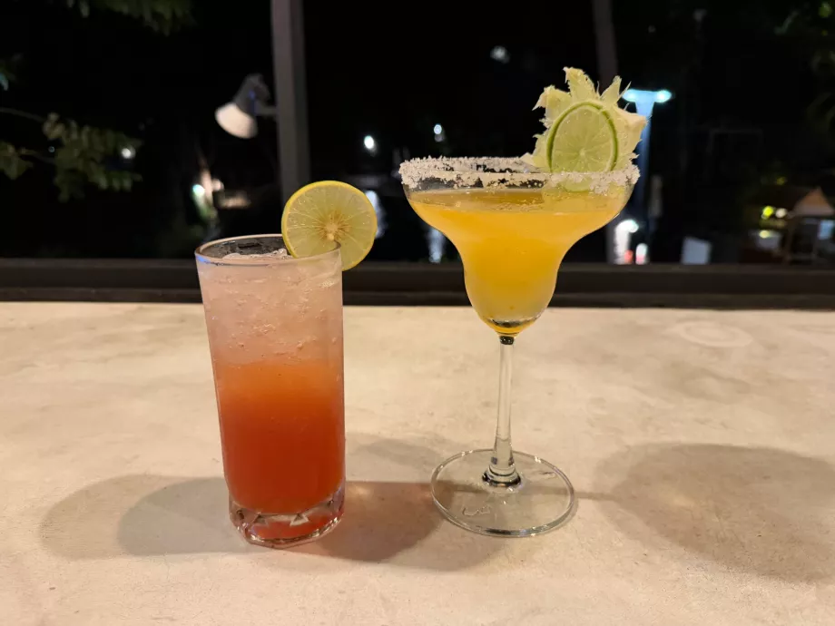 Коктейл по време на вечерята