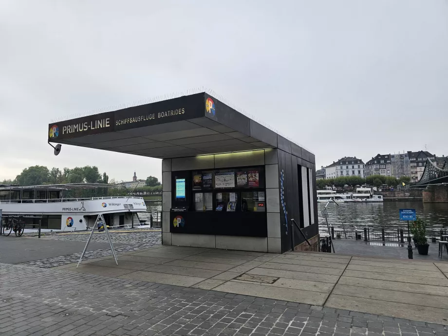 Пристанище за круизни кораби