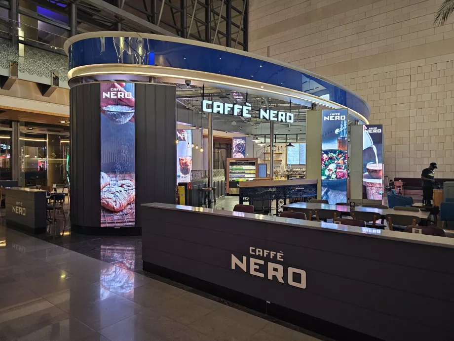 Caffé Nero, пристигащи, обществена зона