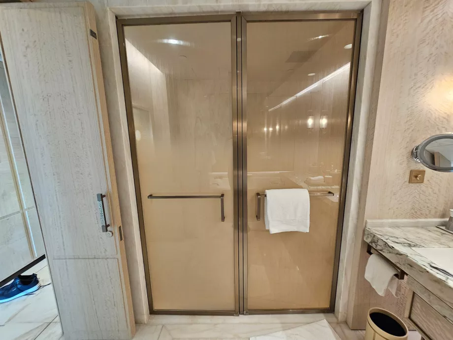 Душ и тоалетна