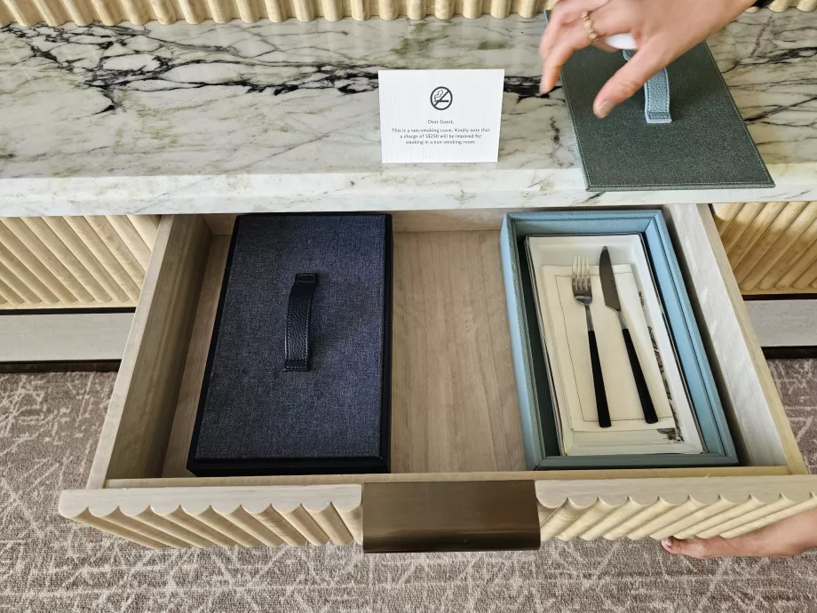 Прибори за хранене