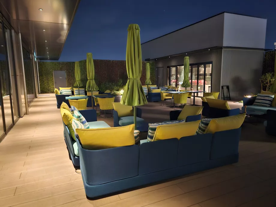 Открита тераса на ресторант Gallery 11