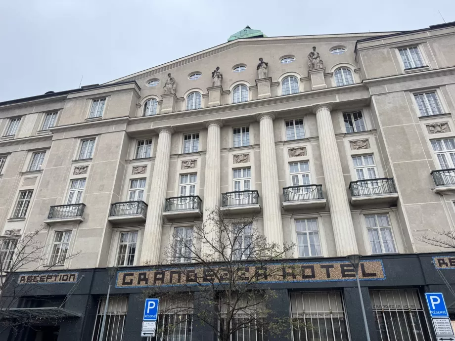 Сградата на хотела