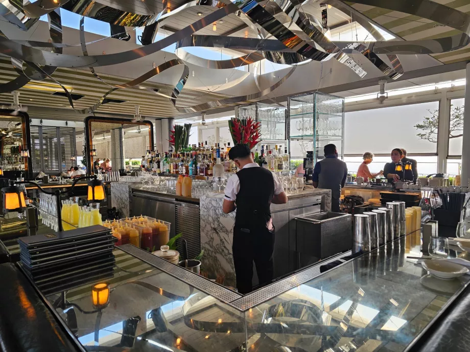 Закуска в Spago Bar