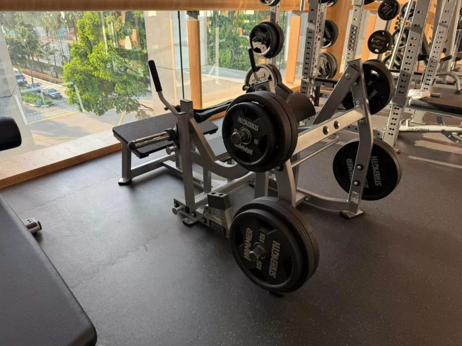 Фитнес център