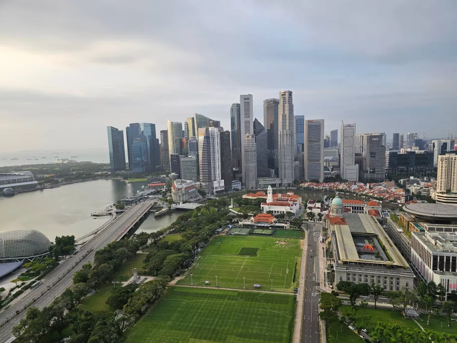 Изглед към центъра на града от стаята