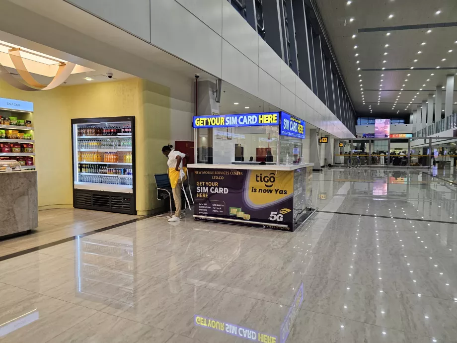 Магазин за сим карти в залата за международни пристигания