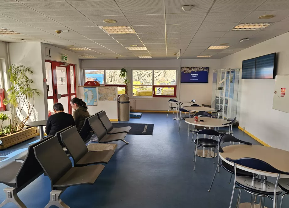 Терминал на летище Sisimiut Airport
