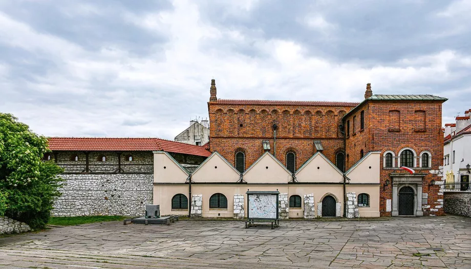 Старата синагога, Снимка: Jeremiah Z. Cockroach, Wikimedia Commons, CC BY-SA 4.0