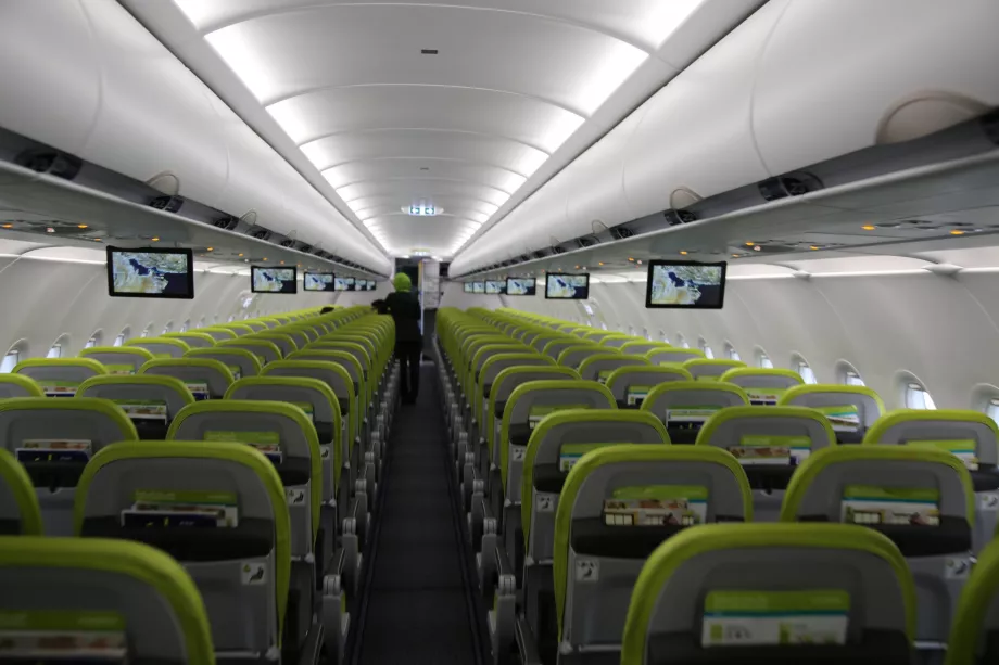 Интериор на A320 NEO SalamAir